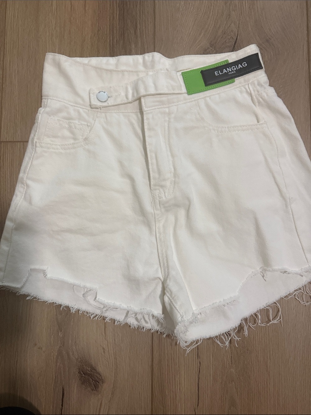 Paris designer White High-Rise Frayed Hem Women's Shorts worn 1x Sz 2